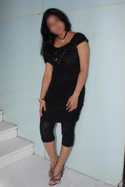 Call Girls Chhatarpur New Delhi